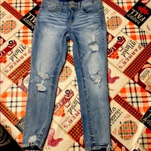 Buckle “Black” jeans sz 26 ankle skinny jeans.